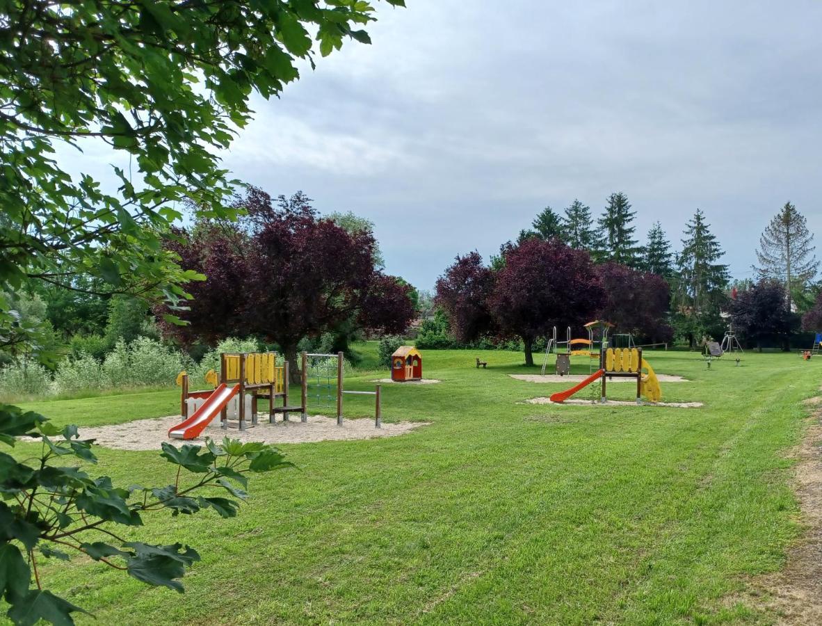Camping Le Vallage Attigny Zewnętrze zdjęcie